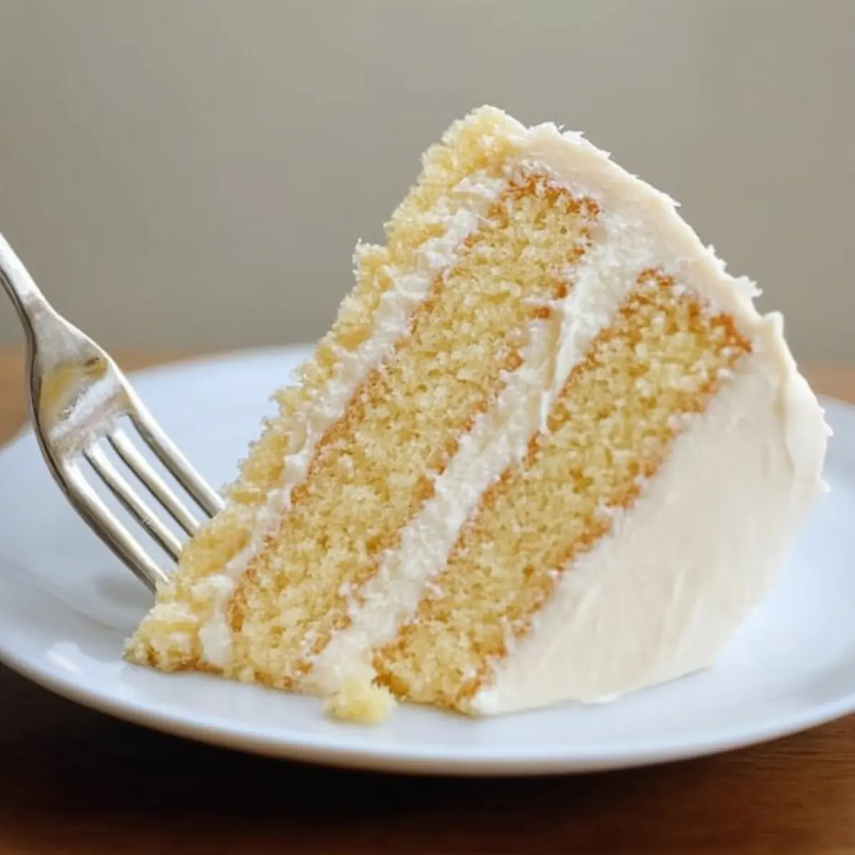 Irresistibly Easy Vanilla Crazy Cake: No Eggs, Milk, or Butter! 1 mijftb0aulw8ezc9breq